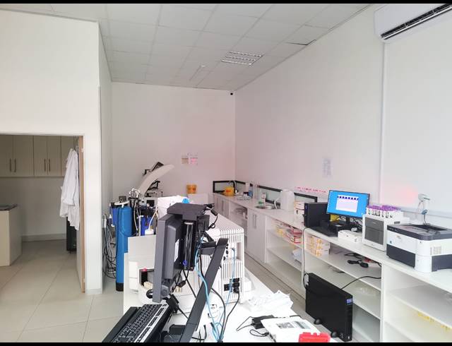 104M² MEDICAL SUITE FOR SALE IN UMHLANGA RIDGE